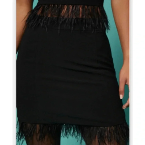NWT Francesca's Mi Ami Black Feather Hem Mini Skirt City Classic Modern Small - Picture 3 of 10